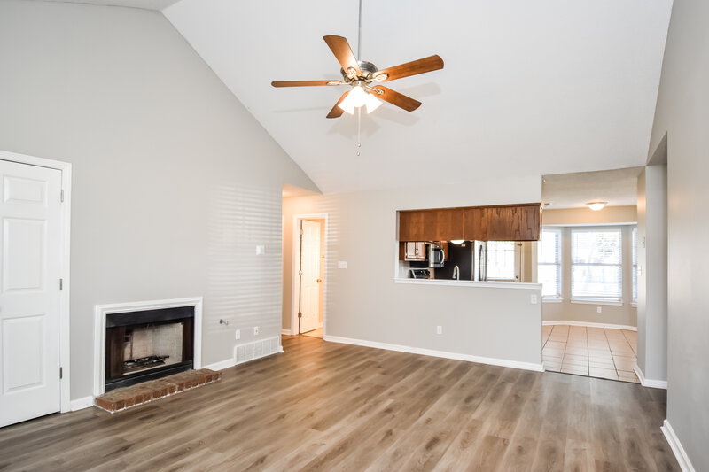 1,425/Mo, 7061 Foxhall Dr Horn Lake, MS 38637 Living Room View 2