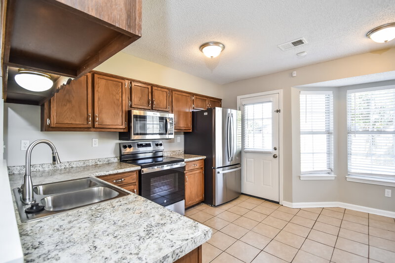 1,425/Mo, 7061 Foxhall Dr Horn Lake, MS 38637 Kitchen View