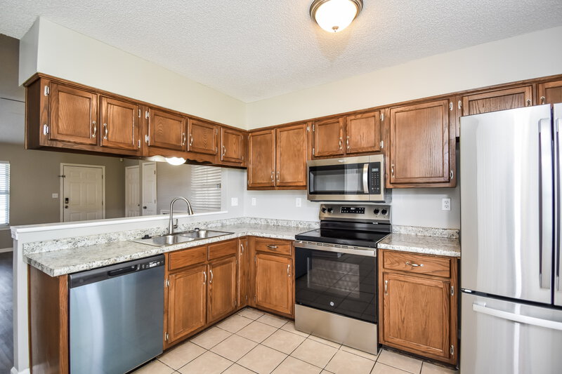 1,425/Mo, 7061 Foxhall Dr Horn Lake, MS 38637 Kitchen View 2