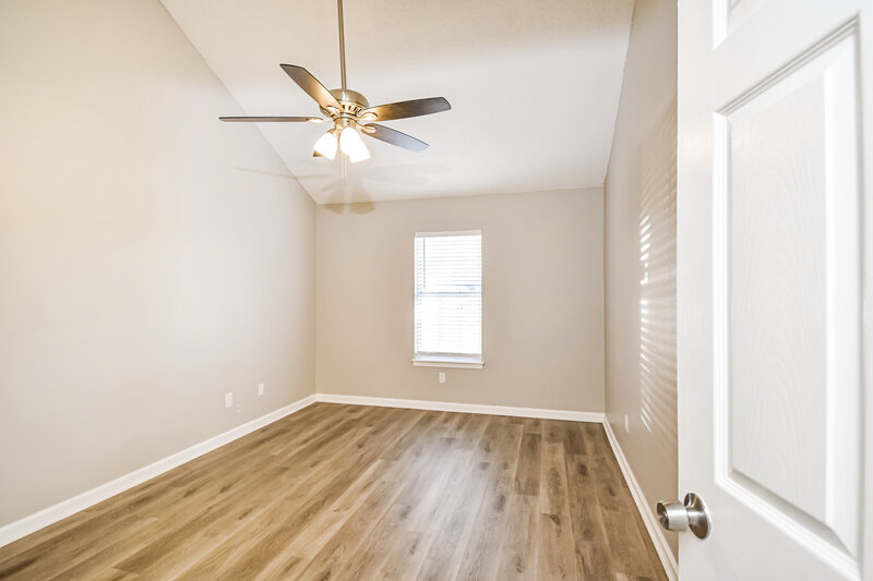 1,425/Mo, 7061 Foxhall Dr Horn Lake, MS 38637 Main Bedroom View