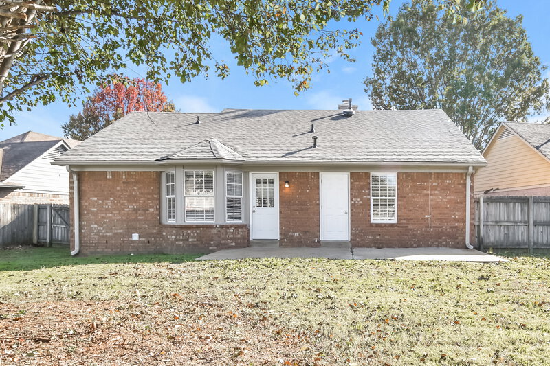 1,425/Mo, 7061 Foxhall Dr Horn Lake, MS 38637 Rear View