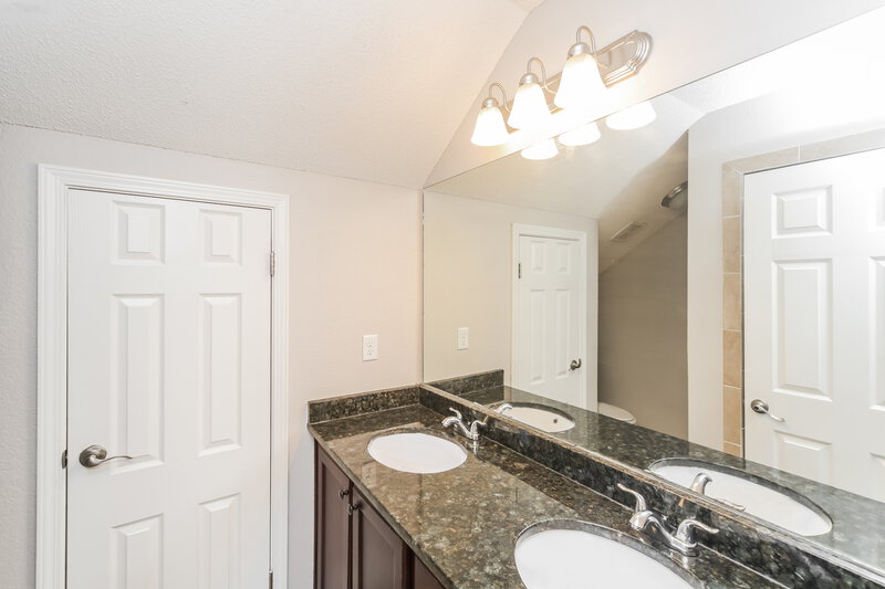 2,310/Mo, 4123 Chelsea Wood Cv Olive Branch, MS 38654 Bathroom View