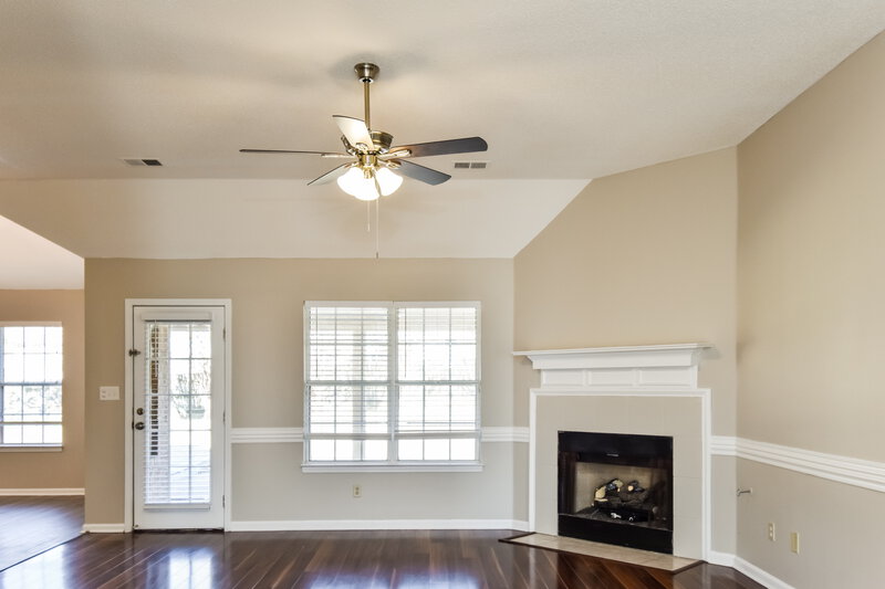 2,225/Mo, 2102 Heather Rdg Southaven, MS 38672 Living Room View