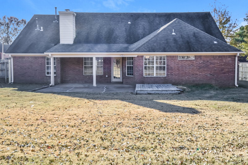 2,225/Mo, 2102 Heather Rdg Southaven, MS 38672 Rear View
