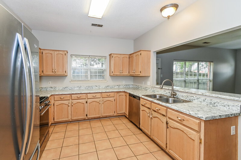 1,690/Mo, 6290 McClendon Cir Olive Branch, MS 38654 Kitchen View 3