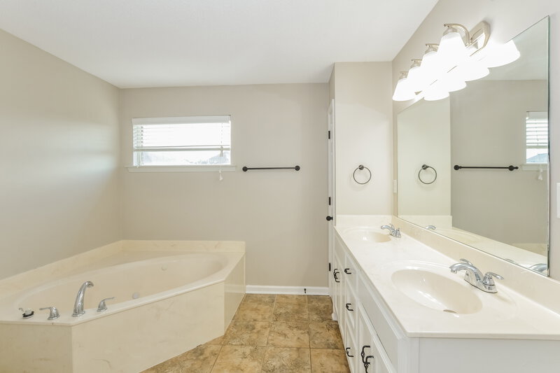 1,805/Mo, 7895 Ridgedale Dr Olive Branch, MS 38654 Main Bathroom View 2