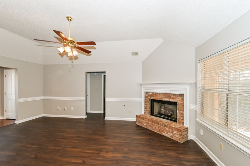 2,105/Mo, 2353 Heather Rdg Southaven, MS 38672 Living Room View