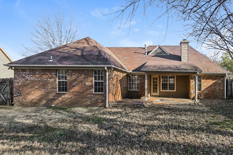 2,105/Mo, 2353 Heather Rdg Southaven, MS 38672 Rear View