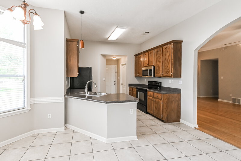 1,870/Mo, 4075 Destin Dr Olive Branch, MS 38654 Kitchen View 2