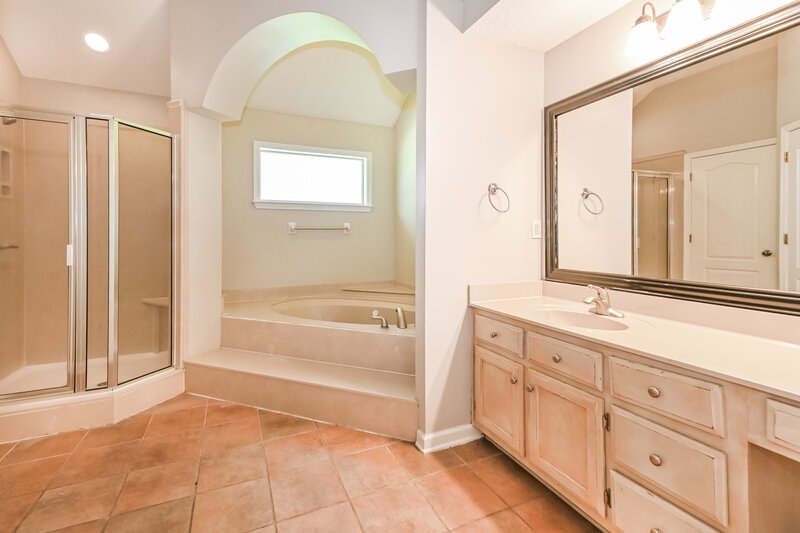1,870/Mo, 4075 Destin Dr Olive Branch, MS 38654 Main Bathroom View