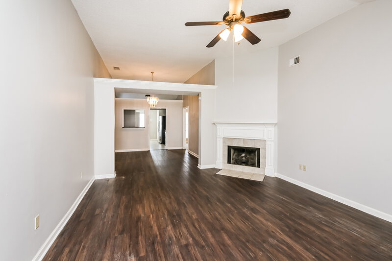 2,220/Mo, 1109 McGowan Dr Southaven, MS 38671 Living Room View 3
