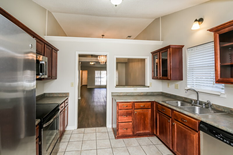 2,220/Mo, 1109 McGowan Dr Southaven, MS 38671 Kitchen View