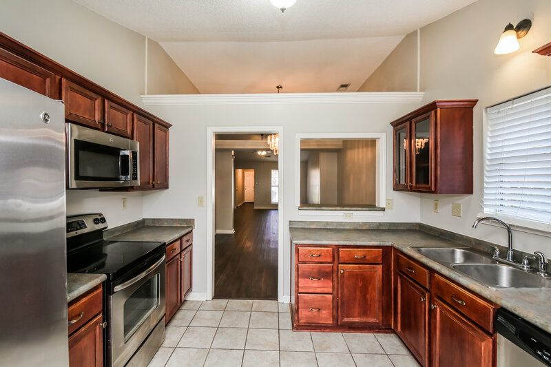 2,220/Mo, 1109 McGowan Dr Southaven, MS 38671 Kitchen View 2