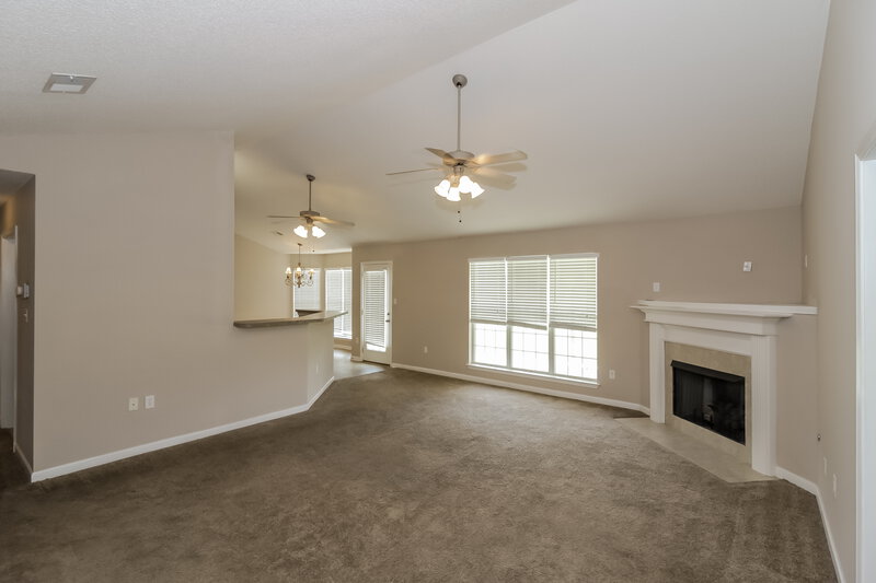 1,760/Mo, 1839 Roy Dr Southaven, MS 38671 Living Room View