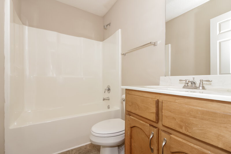 1,760/Mo, 1839 Roy Dr Southaven, MS 38671 Bathroom View