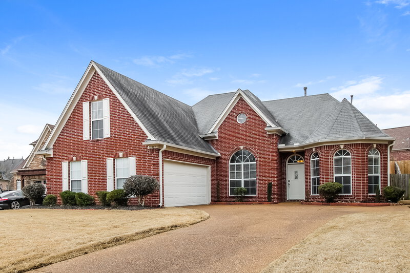 2,270/Mo, 5327 Brookwater Cv S Memphis, TN 38125 Front View
