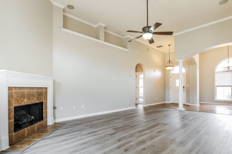 2,270/Mo, 5327 Brookwater Cv S Memphis, TN 38125 Living Room View