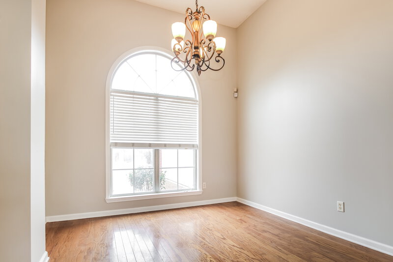 2,270/Mo, 5327 Brookwater Cv S Memphis, TN 38125 Dining Room View 2