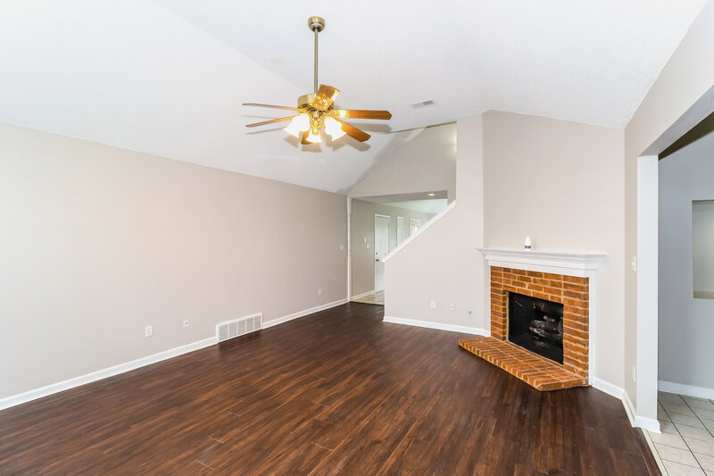 2,365/Mo, 11195 Cashmere Wood Dr Arlington, TN 38002 Living Room View 2
