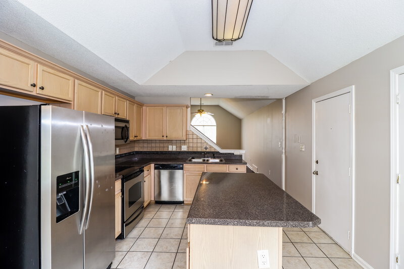 2,365/Mo, 11195 Cashmere Wood Dr Arlington, TN 38002 Kitchen View 2