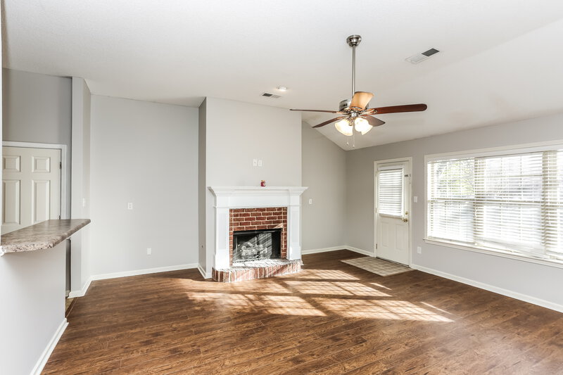 2,050/Mo, 9261 Speerberry Ln Cordova, TN 38016 Living Room View