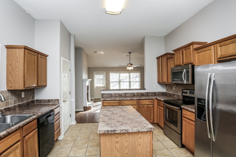 2,050/Mo, 9261 Speerberry Ln Cordova, TN 38016 Kitchen View 2