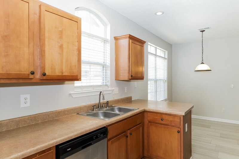 1,740/Mo, 7962 Parkmont Dr Memphis, TN 38125 Kitchen View