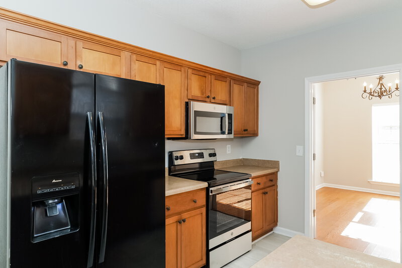 1,740/Mo, 7962 Parkmont Dr Memphis, TN 38125 Kitchen View 2