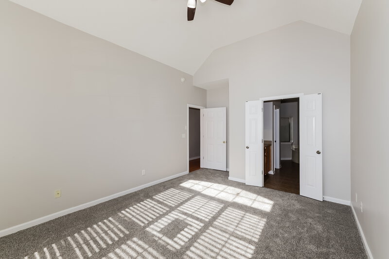 1,740/Mo, 7962 Parkmont Dr Memphis, TN 38125 Main Bedroom View 2