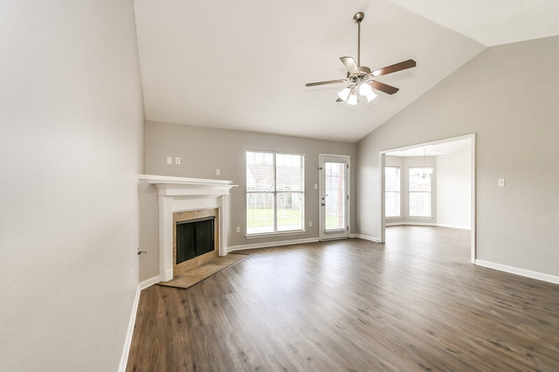 1,775/Mo, 1887 Roy Dr Southaven, MS 38671 Living Room View