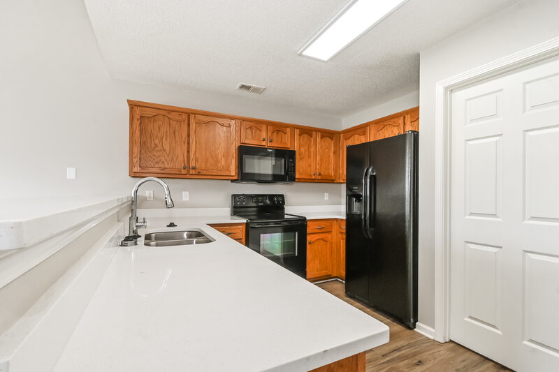 1,775/Mo, 1887 Roy Dr Southaven, MS 38671 Kitchen View