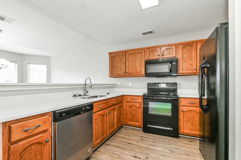 1,775/Mo, 1887 Roy Dr Southaven, MS 38671 Kitchen View 2