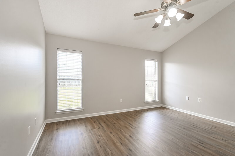 1,775/Mo, 1887 Roy Dr Southaven, MS 38671 Main Bedroom View 2