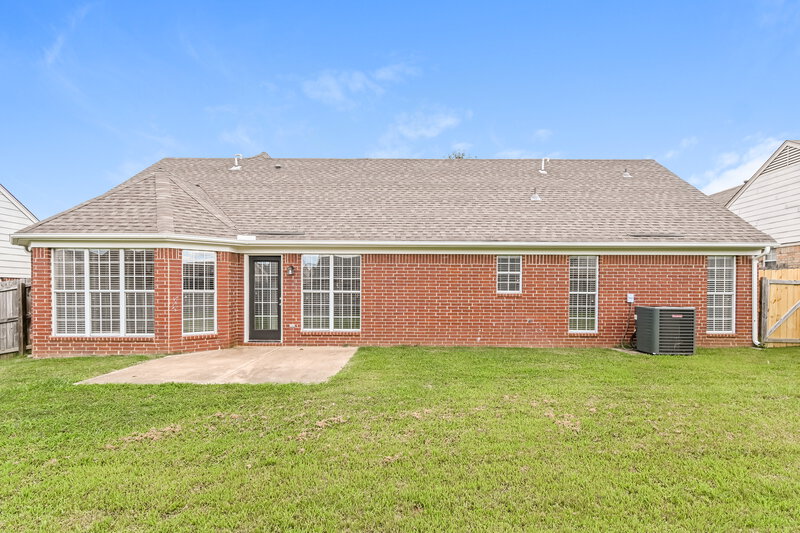 1,775/Mo, 1887 Roy Dr Southaven, MS 38671 Rear View