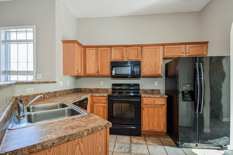1,780/Mo, 7436 Bakers Glenn Ln Cordova, TN 38018 Kitchen View 2