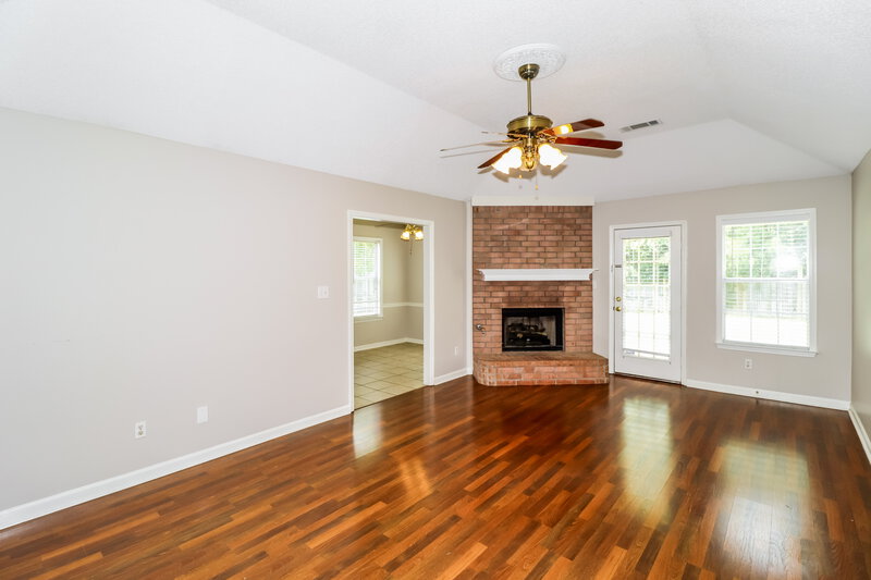 2,065/Mo, 9656 Wood Green Ln Lakeland, TN 38002 Living Room View 2