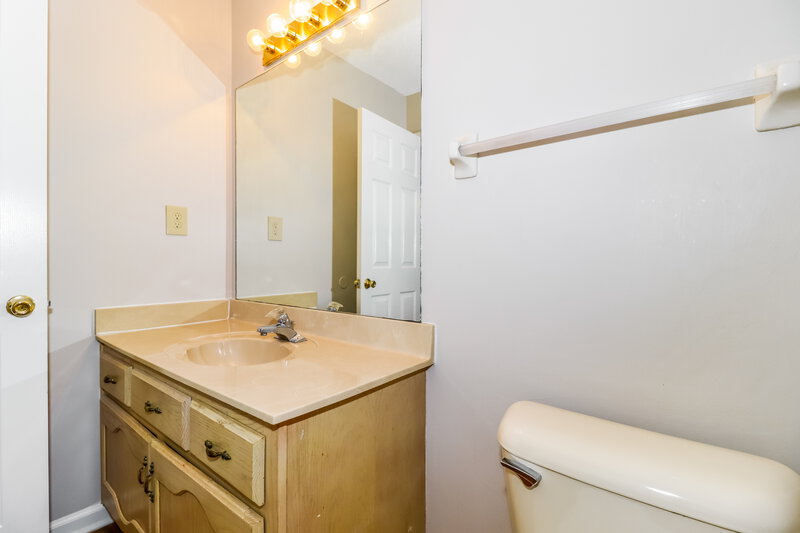 2,065/Mo, 9656 Wood Green Ln Lakeland, TN 38002 Bathroom View