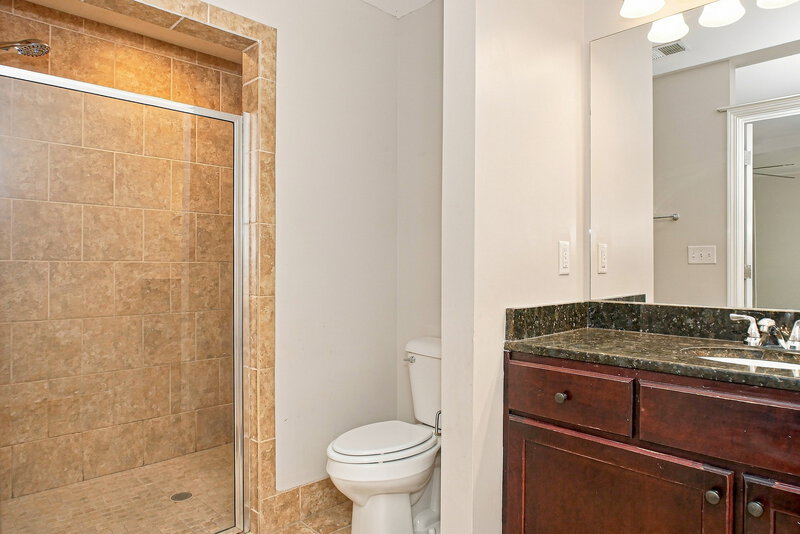 1,860/Mo, 4085 Colton Dr Olive Branch, MS 38654 Primary Bathroom View