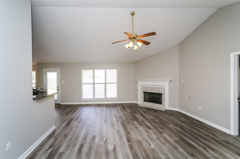 1,610/Mo, 4046 Rosebury Ln Horn Lake, MS 38637 Living Room View