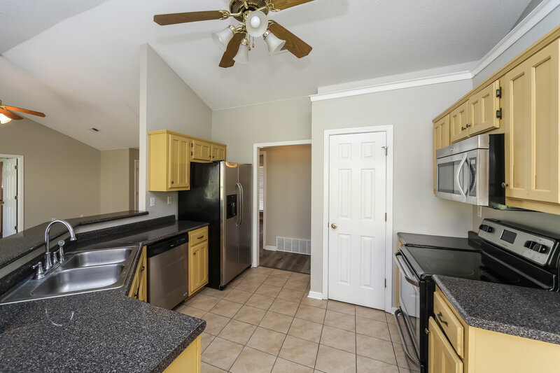 1,610/Mo, 4046 Rosebury Ln Horn Lake, MS 38637 Kitchen View