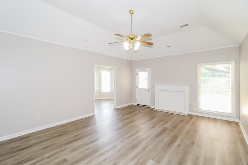 2,145/Mo, 7567 Dexter Grove Dr Cordova, TN 38016 Living Room View 2