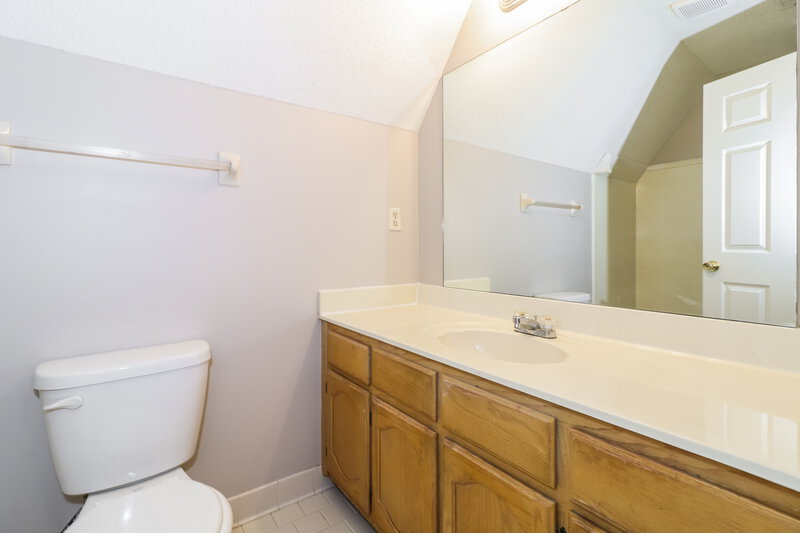2,145/Mo, 7567 Dexter Grove Dr Cordova, TN 38016 Bathroom View