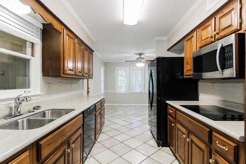 2,095/Mo, 7695 Stout Rd Germantown, TN 38138 Kitchen View