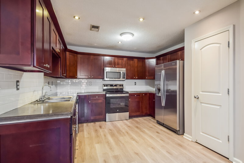 1,865/Mo, 4218 Markston Dr Southaven, MS 38672 Kitchen View