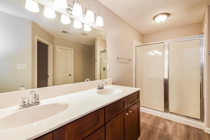 1,865/Mo, 4218 Markston Dr Southaven, MS 38672 Main Bathroom View 2