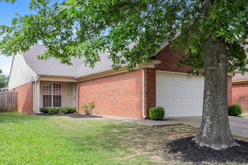 1,795/Mo, 1614 Central Trails Dr Southaven, MS 38671 Front View