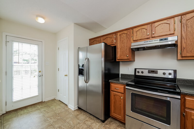 1,795/Mo, 1614 Central Trails Dr Southaven, MS 38671 Kitchen View 2
