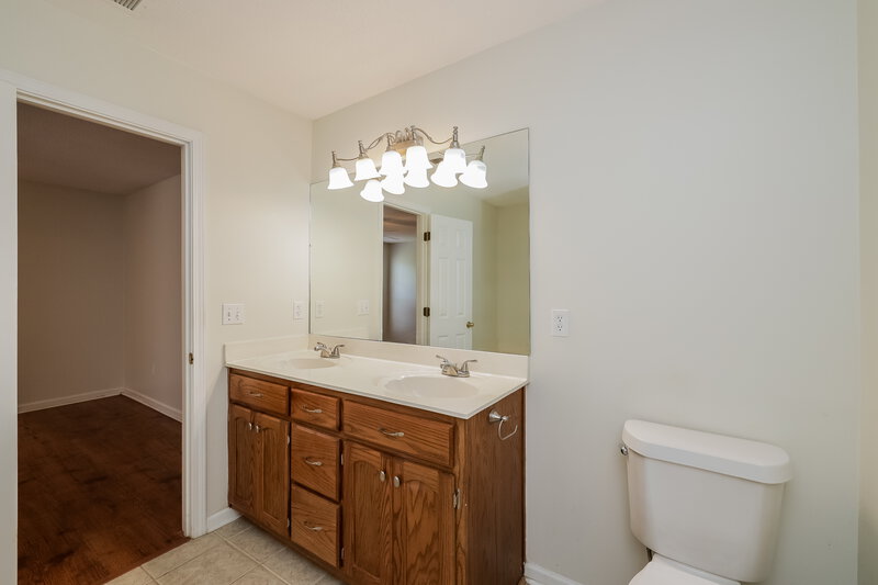 1,795/Mo, 1614 Central Trails Dr Southaven, MS 38671 Main Bathroom View 2
