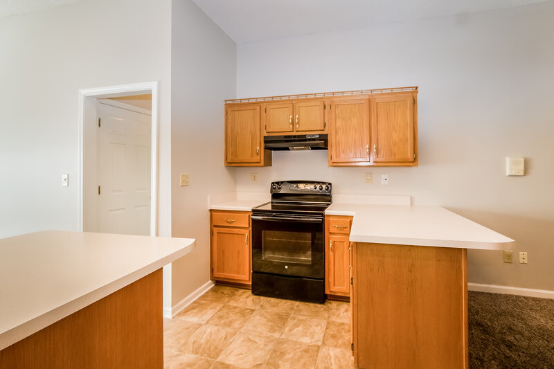 1,370/Mo, 7589 Davis Pkwy Southaven, MS 38671 Kitchen View 4