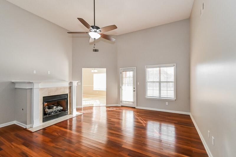 2,220/Mo, 8832 Sweet Flag Loop W Southaven, MS 38671 Living Room View 2